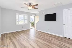 702 Courtyard E, Beaufort, NC 28516 - Photo 5