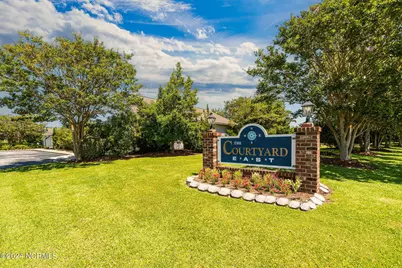 702 Courtyard E, Beaufort, NC 28516 - Photo 3