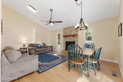 327 Green Meadows Drive, Wilmington, NC 28405 - Photo 11