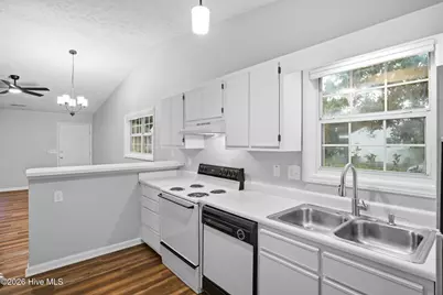 630 Varsity Drive, Wilmington, NC 28403 - Photo 9
