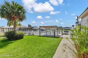4069 4th St, Surf City, NC 28445 - Photo 5