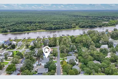137 NW 16th Street, Oak Island, NC 28465 - Photo 5