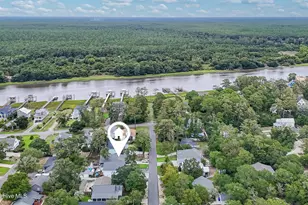 137 NW 16th St, Oak Island, NC 28465 - Photo 5