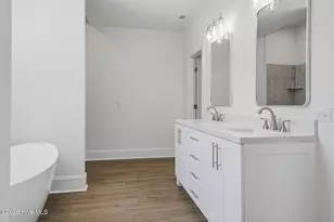 646 E Boiling Spring Rd, Southport, NC 28461 - Photo 23
