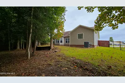 300 Bouy Court, Swansboro, NC 28584 - Photo 3