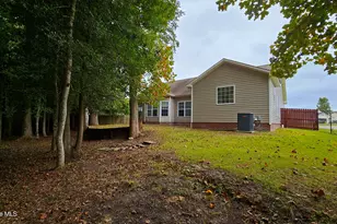 300 Bouy Ct, Swansboro, NC 28584 - Photo 3