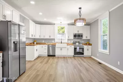 806 W Roseboro Street, Roseboro, NC 28382 - Photo 7