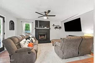1142 Lakeview Ave, Richlands, NC 28574 - Photo 9