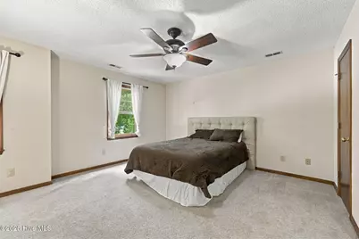 1142 Lakeview Avenue, Richlands, NC 28574 - Photo 29