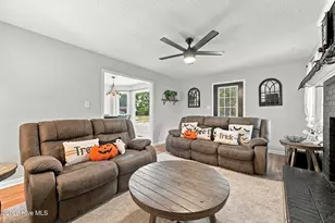 1142 Lakeview Ave, Richlands, NC 28574 - Photo 11