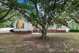 8622 Carter Grove Dr, Elm City, NC 27822 - Photo 3