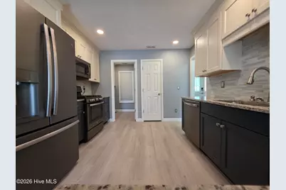 184 E Ridge Court, Jacksonville, NC 28540 - Photo 9