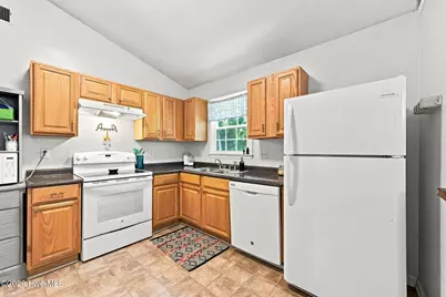 205 Meadow Lane, Jacksonville, NC 28546 - Photo 5