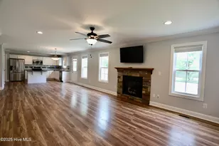 180 Lori Ln, Aberdeen, NC 28315 - Photo 7