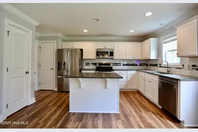 180 Lori Lane, Aberdeen, NC 28315 - Photo 11