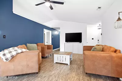 115 Linden Road, Richlands, NC 28574 - Photo 7