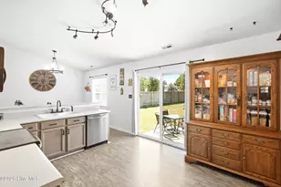 115 Linden Rd, Richlands, NC 28574 - Photo 11