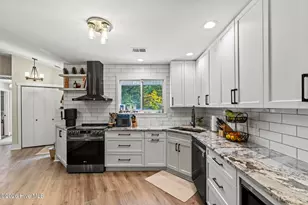 216 Hickory Ln, Hampstead, NC 28443 - Photo 5