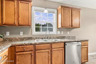210 Gillespie Dr, Hubert, NC 28539 - Photo 11