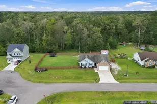 210 Gillespie Dr, Hubert, NC 28539 - Photo 3