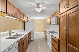 542 Shadowridge Rd, Jacksonville, NC 28546 - Photo 13