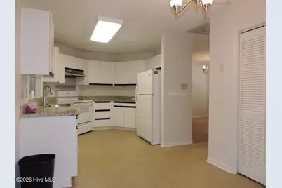 2006 Fairways West Drive, New Bern, NC 28562 - Photo 9