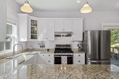 214 E 11th Street, Southport, NC 28461 - Photo 19