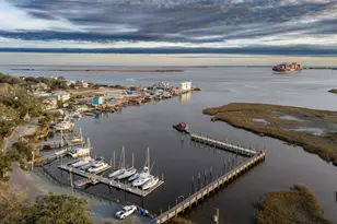 214 E 11th St, Southport, NC 28461 - Photo 59