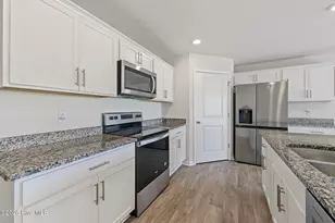 4042 Debbie Dr, Ayden, NC 28513 - Photo 7