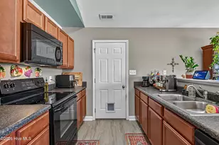 121 Woodbury Farm Dr, Jacksonville, NC 28540 - Photo 11