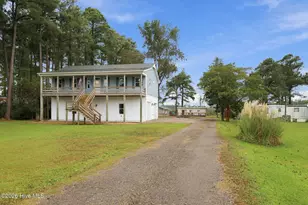 402 Gillikin Rd, Beaufort, NC 28516 - Photo 5