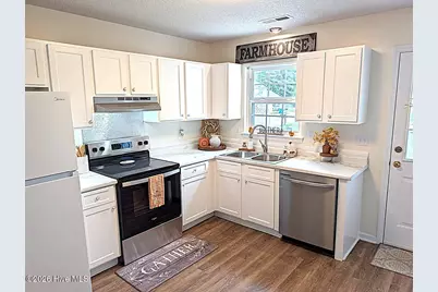 1154 Pueblo Drive, Jacksonville, NC 28546 - Photo 5