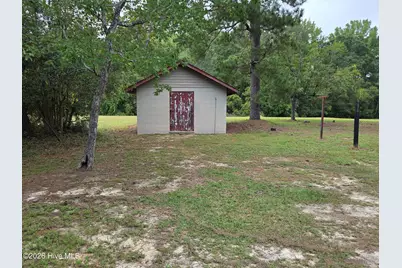 20440 Wagram Road, Laurinburg, NC 28352 - Photo 15