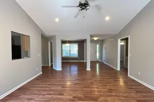205 Woodgreen Ln, Aberdeen, NC 28315 - Photo 5