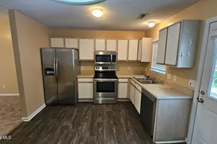 573 Corbin St, Jacksonville, NC 28546 - Photo 5