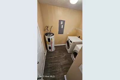 573 Corbin Street, Jacksonville, NC 28546 - Photo 3