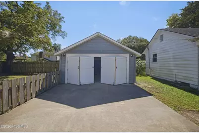 913 W Church Street, Elizabeth City, NC 27909 - Photo 43