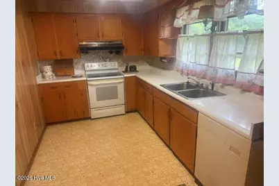 406 N Wilkes Street, Chadbourn, NC 28431 - Photo 13