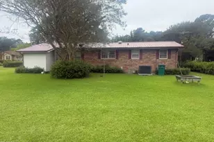 406 N Wilkes St, Chadbourn, NC 28431 - Photo 5
