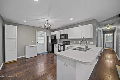 8593 Heirloom Drive NE, Leland, NC 28451 - Photo 9