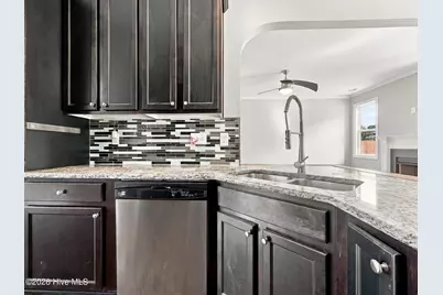 813 Tuscarora Trail, Jacksonville, NC 28546 - Photo 7