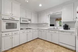 1925 Pinemont Cir, Goldsboro, NC 27534 - Photo 11