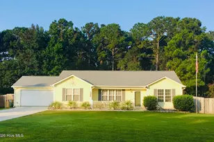 126 Marcil Ln, Hampstead, NC 28443 - Photo 1