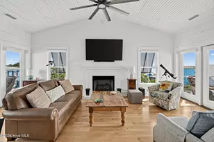 317 W Brunswick St, Southport, NC 28461 - Photo 9