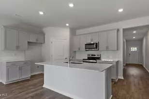 324 Maddox Dr, Aberdeen, NC 28315 - Photo 5