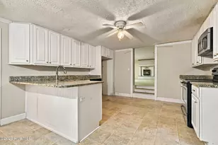 401 E Franklin St, Williamston, NC 27892 - Photo 3