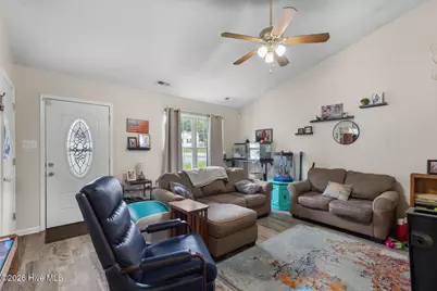 408 Somerset Cove, Jacksonville, NC 28546 - Photo 5