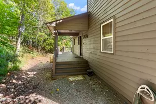 660 Buck Ridge Dr, Murphy, NC 28906 - Photo 3