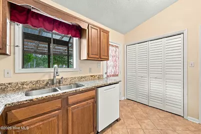 163 Pine Crest Drive, Jacksonville, NC 28546 - Photo 11