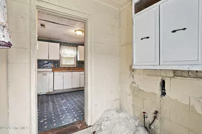 305 N Charles Street, La Grange, NC 28551 - Photo 21